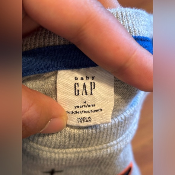 Gap Shark Sweatshirt - Picture 4 of 4